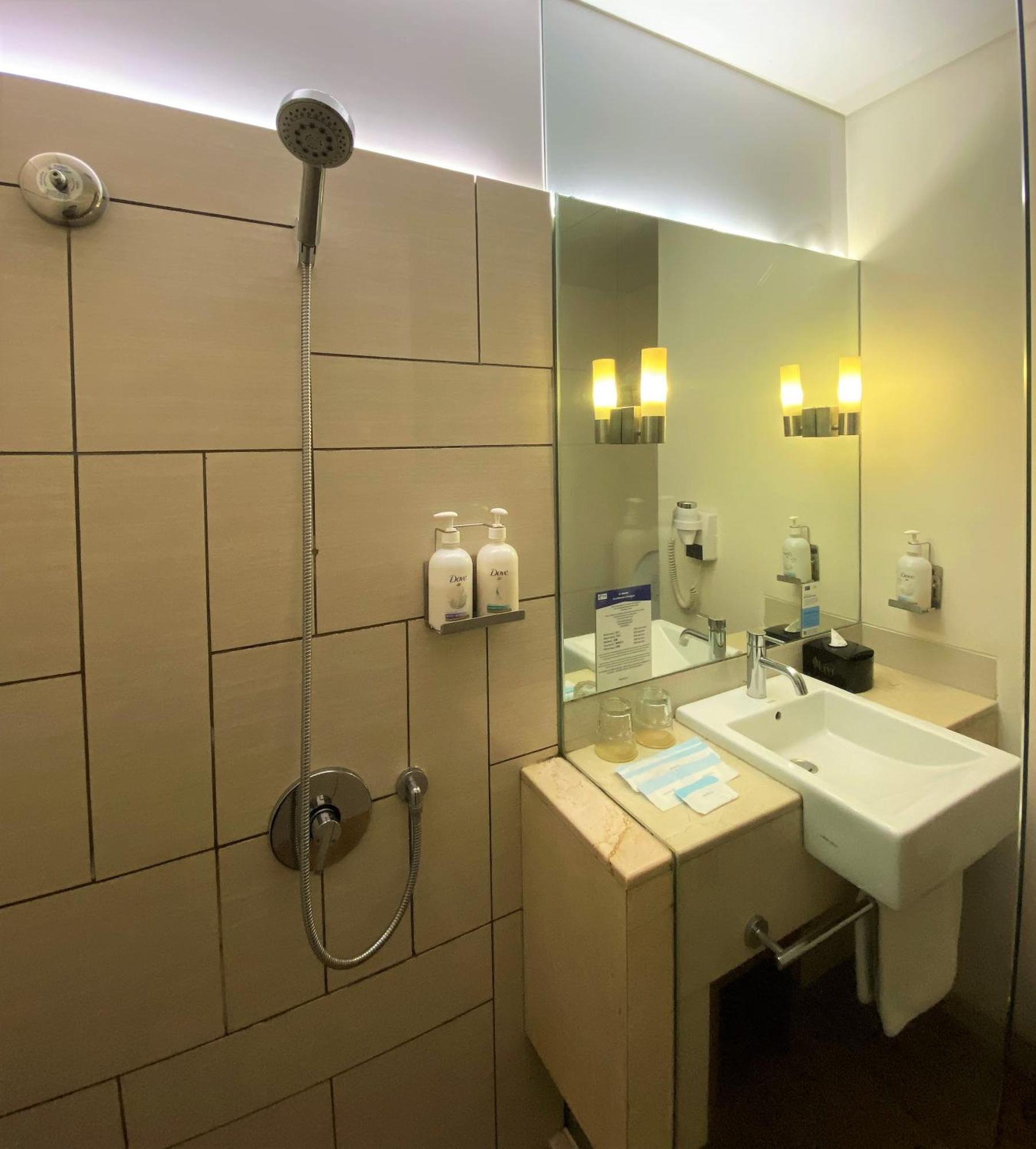 Holiday Inn Express Jakarta Pluit Citygate By Ihg Extérieur photo
