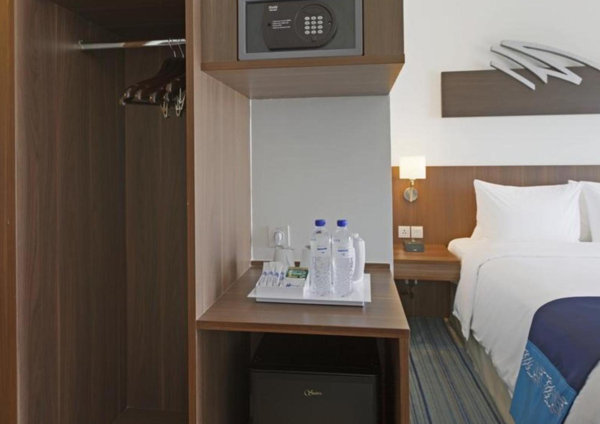 Holiday Inn Express Jakarta Pluit Citygate By Ihg Extérieur photo