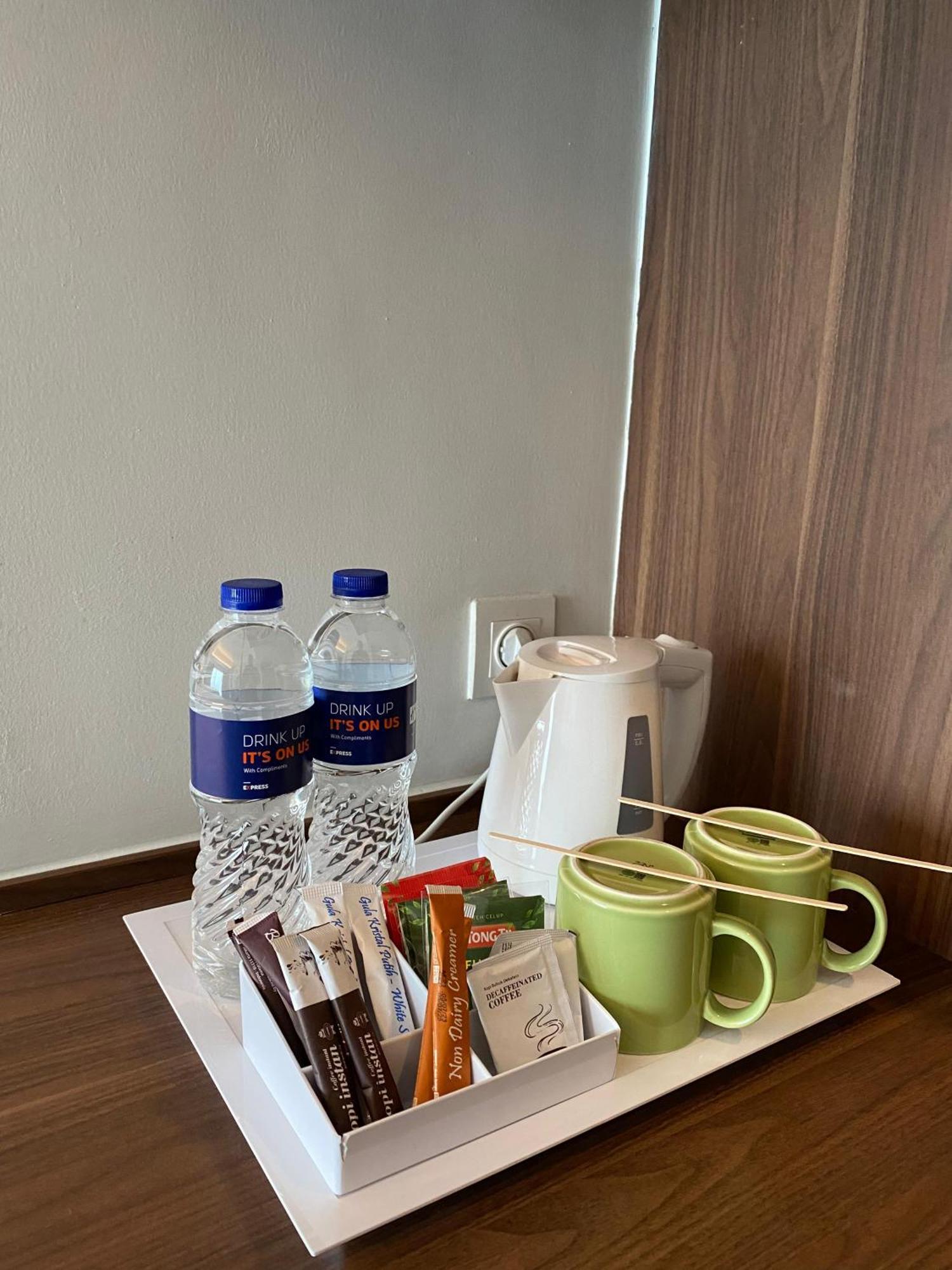 Holiday Inn Express Jakarta Pluit Citygate By Ihg Extérieur photo